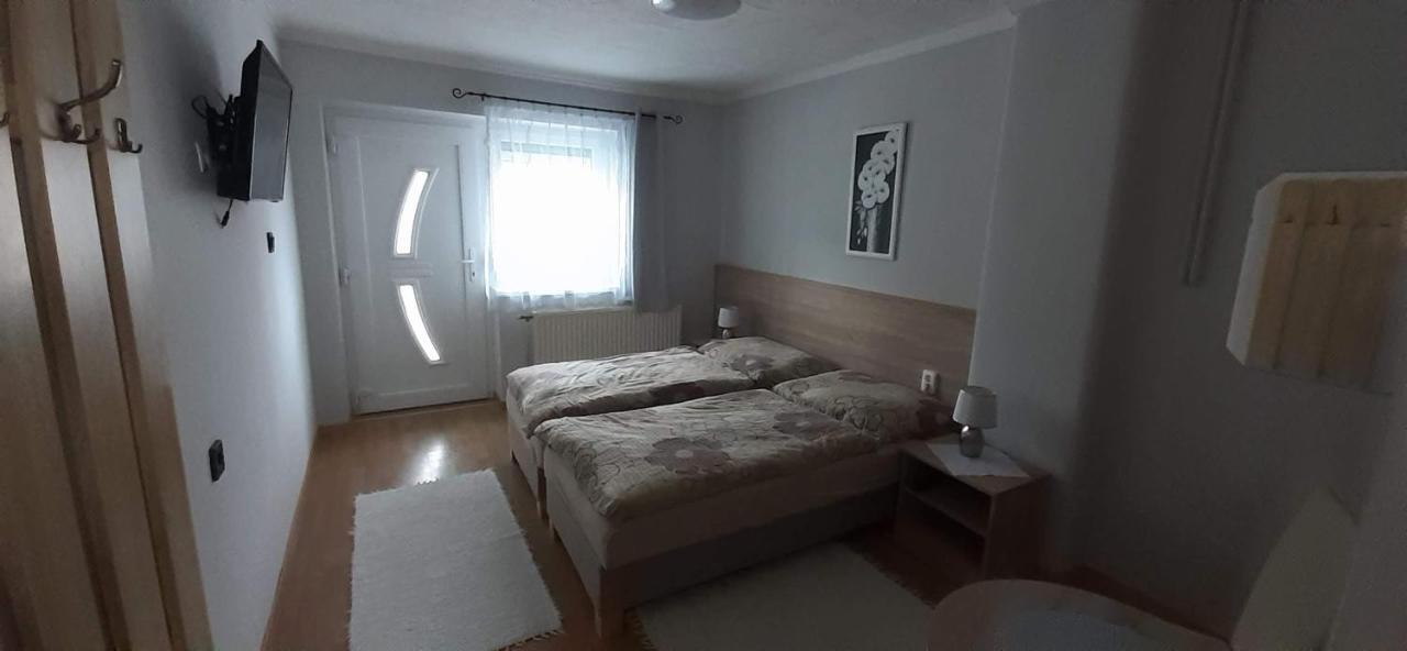 Hajnalka Vendeghaz Hotell Bük Exteriör bild