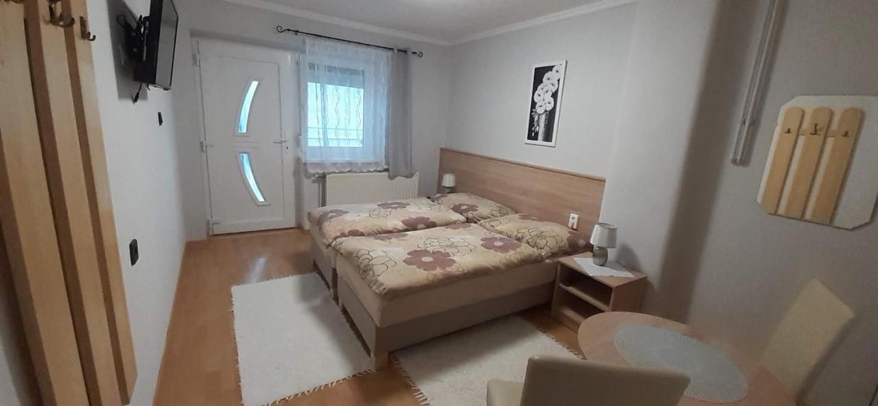 Hajnalka Vendeghaz Hotell Bük Exteriör bild