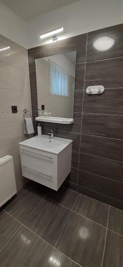 Hajnalka Vendeghaz Hotell Bük Exteriör bild