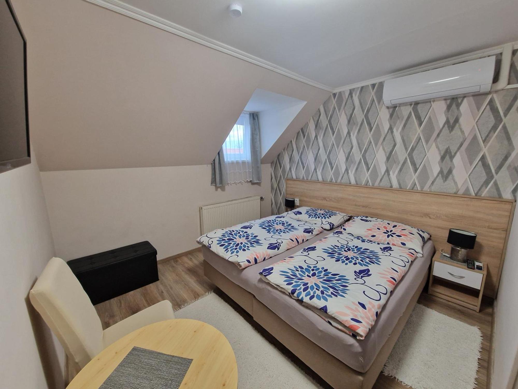 Hajnalka Vendeghaz Hotell Bük Exteriör bild