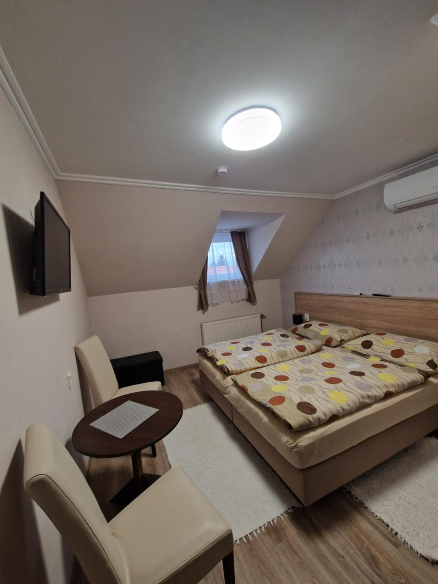 Hajnalka Vendeghaz Hotell Bük Exteriör bild