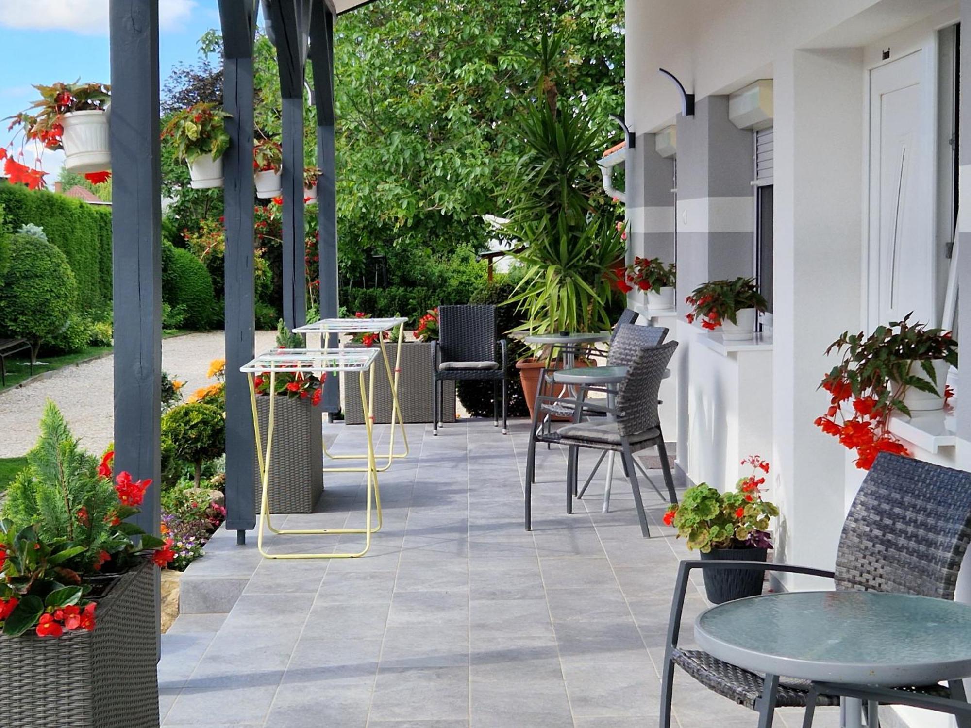 Hajnalka Vendeghaz Hotell Bük Exteriör bild