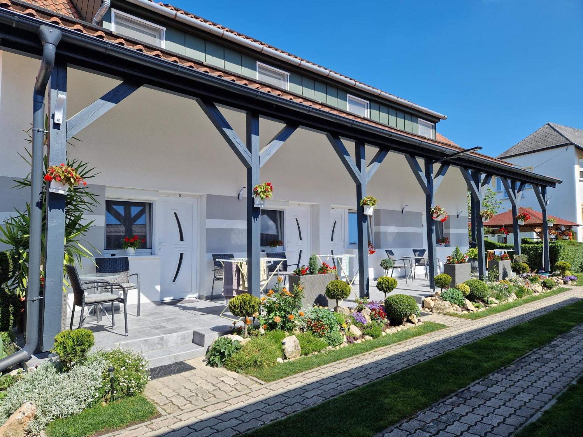 Hajnalka Vendeghaz Hotell Bük Exteriör bild